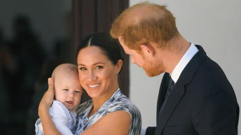 Harry und Meghan besorgt: Prinz Archie will nach England und seinen Großvater treffen