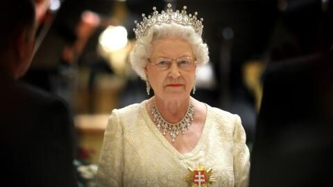 Queen in Gefahr? Einer ihrer Angestellten hat Covid-19