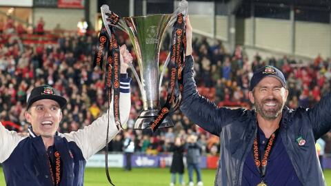 Ryan Reynolds: Sein AFC Wrexham schafft Aufstieg