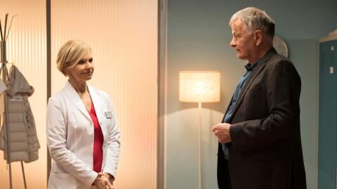 Fans von "In aller Freundschaft" in Sorge : Muss ein Urgestein die Serie etwa bald verlassen?