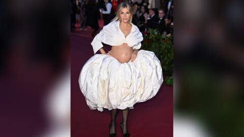 Sienna Miller über ihre späte Schwangerschaft und ihre junge Beziehung