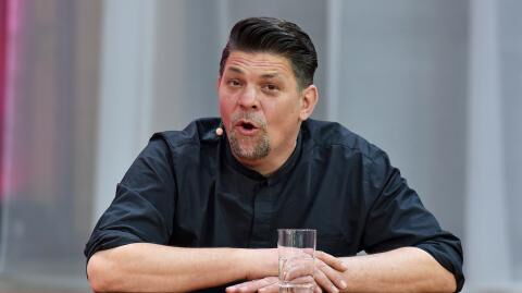 TV-Koch Tim Mälzer spricht über den plötzlichen Tod seines Vaters: Er ist "im Stehen gestorben"