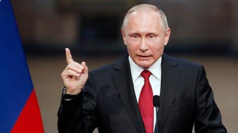 Weitere Gerüchte um Wladimir Putins Gesundheit: Seine Hand könnte auf diese Krankheit hinweisen