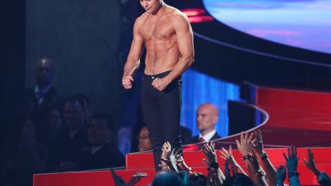 Extremer Muskelzuwachs: Ist das wirklich Zac Efron?