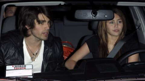 Diese Stars hatten Dates, die deutlich jünger waren als sie selbst!