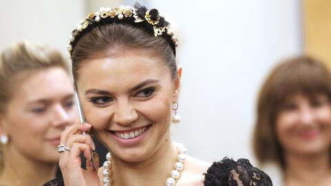 Wladimir Putins "geheime Freundin" verteidigt in altem Video scheinbar Affäre mit verheiratetem Mann