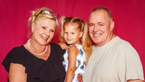 Silvia Wollny postet Foto: Enkelin Püppi steht kopf