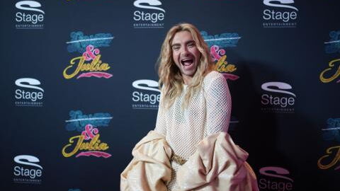 Bill Kaulitz gibt zu: "Auf einmal sehe ich lichterlohes Brennen hinter mir"