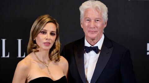 Schauspieler Richard Gere zeigt sich mit Ehefrau Alejandra Silva auf dem roten Teppich