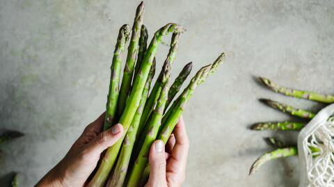 Spargel-Wahrsagerin über 2025: Royale Todesfälle und Krankheit bei Trump vorausgesagt