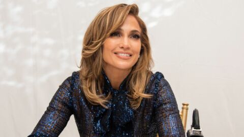 Neuer Look: Jennifer Lopez ist jetzt blond und punktet im extravaganten Kleid