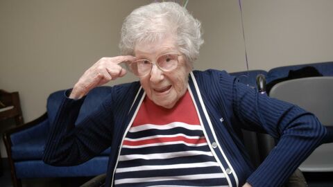 Lithopädion: Oma erfährt mit 92 Jahren, was 50 Jahre lang in ihrem Körper war