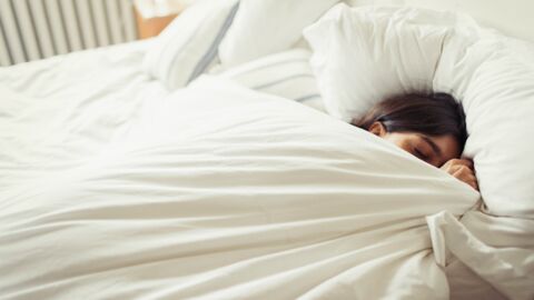 Schlafprobleme: Wenn du das unter dein Kissen legst, schläfst du wie ein Baby