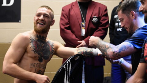 Conor McGregor s'entraîne pour le combat contre Floyd Mayweather, révèle son coach John Kavanagh