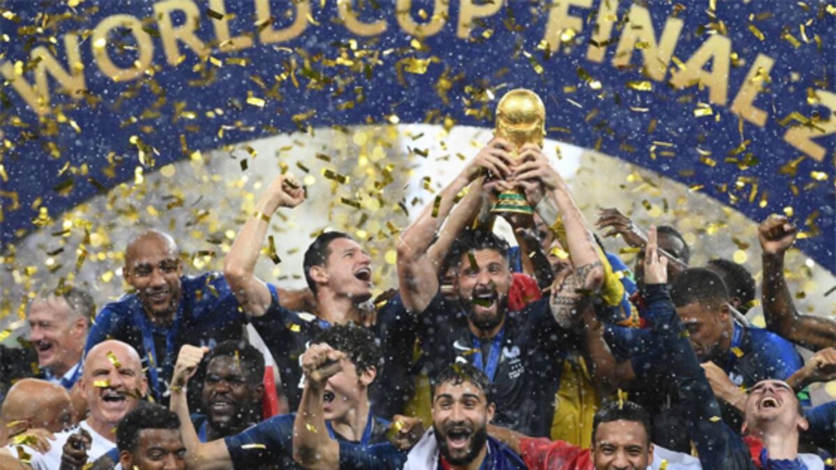 Coupe du monde 2018 : les Bleus n'ont pas rapporté le véritable trophée en  France
