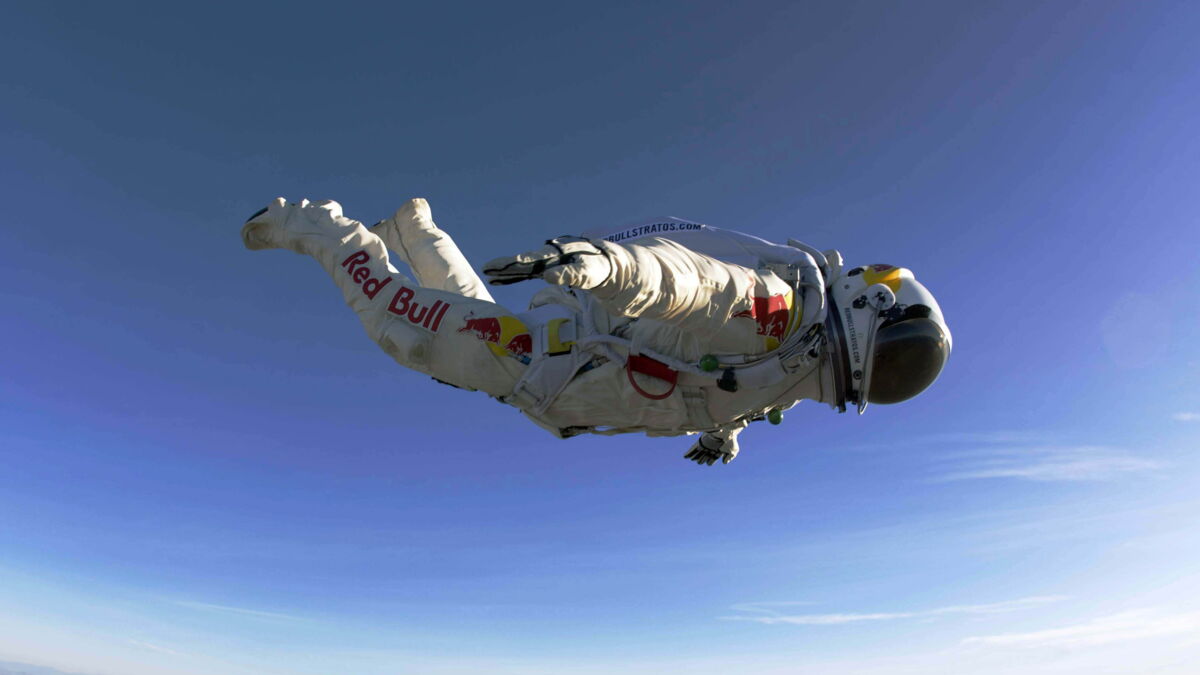 Saut de Felix Baumgartner la caméra embarquée du record en chute libre — free download