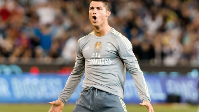 📷 Un Cristiano Ronaldo taille record mis à l'honneuret buteur