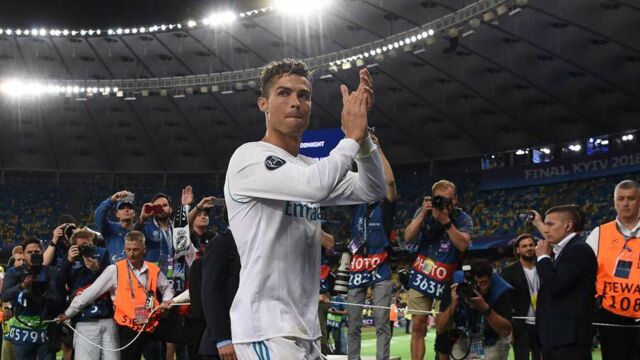 📷 Un Cristiano Ronaldo taille record mis à l'honneuret buteur