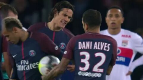 Dani Alves donne sa version sur l'embrouille entre Cavani et Neymar