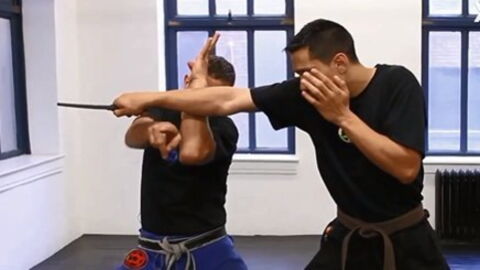 Self defense : Comment se défendre face à une attaque au couteau ?