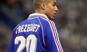 Maillot foot retro et vintage - Equipe de France domicile signé 1998 – Le Maillot Vintage