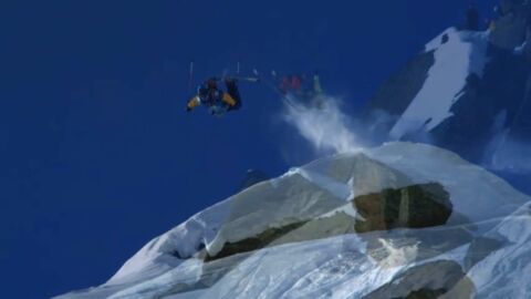 Parcours à ski avec caméra embarquée hallucinant et vertigineux 