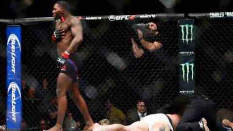UFC : Anthony Johnson explose brutalement Ryan Bader et impressionne tout le monde