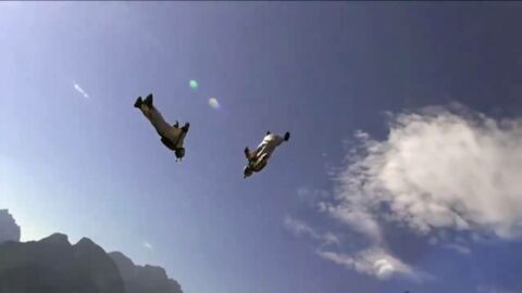 Wingsuit : Les figures hallucinantes des Soul Flyers à 200km/h