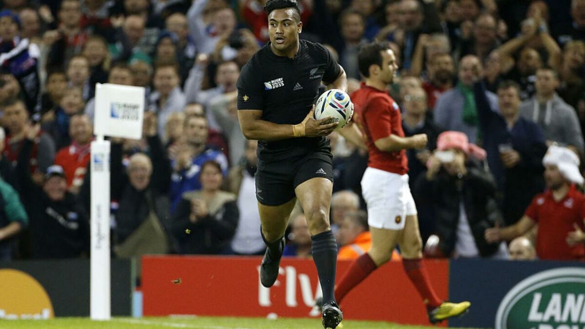 What happens to All Blacks winger Julian Savea, the Blues’ nightmare in 2015?