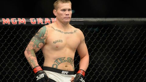 UFC : un homme défie le combattant Joe Riggs à mains nues et finit KO 