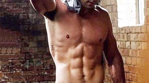 Les 10 stars d'Hollywood aux abdos les plus tracés