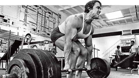 Schwarzenegger fait une annonce énorme en soulevant du lourd