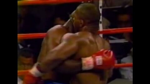 Boxe : Mike Tyson voulait "tuer" Evander Holyfield avant de lui mordre l'oreille