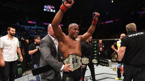 UFC 232 : Daniel Cormier pense que sa ceinture des lourds légers va lui être enlevée