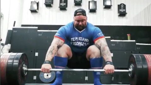 La Montagne soulève encore du lourd en deadlift