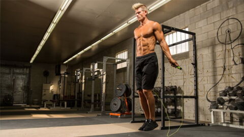 Cardio : 5 exercices de corde à sauter pour brûler un maximum de graisse