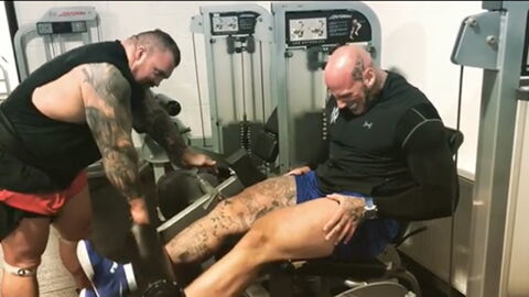 Quand Martyn Ford ose faire une séance de jambes avec Eddie Hall