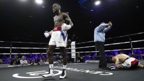 Boxe : Souleymane Cissokho est devenu Champion de France des super-welters en s'imposant par KO contre son compatriote Romain Garofalo
