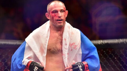 UFC Moscou : Oleksiy Oliynyk va-t-il nous offrir une nouvelle Ezekiel choke contre le Super Samoan Mark Hunt ?