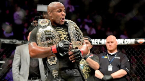 UFC 230 : Daniel Cormier conserve sa ceinture des lourds en passant la soumission à Derrick Lewis