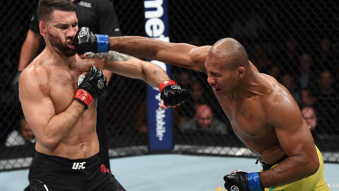 Jacare met un énorme KO à Chris Weidman au terme d'un combat d'une intensité folle