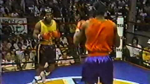 Mike Tyson met violemment KO un adulte en amateur à seulement 15 ans