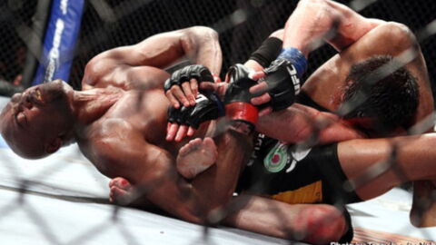UFC Flashback : Le jour où Anderson Silva s'est réveillé à moins d'une minute de perdre son titre contre Chael Sonnen