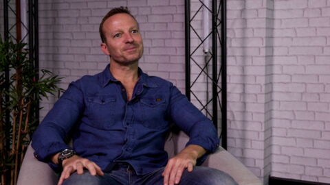 Daniel Chaffey, gérant de boxes de CrossFit, nous explique la naissance insolite de cette discipline