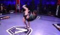 MMA : une combattante met KO son adversaire sur un énorme slam