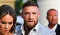 UFC : énervé, Conor McGregor met un coup de pression à des fans lors de ses vacances à Cannes