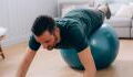 Planche sur Swiss ball : comment bien faire cet exercice de gainage