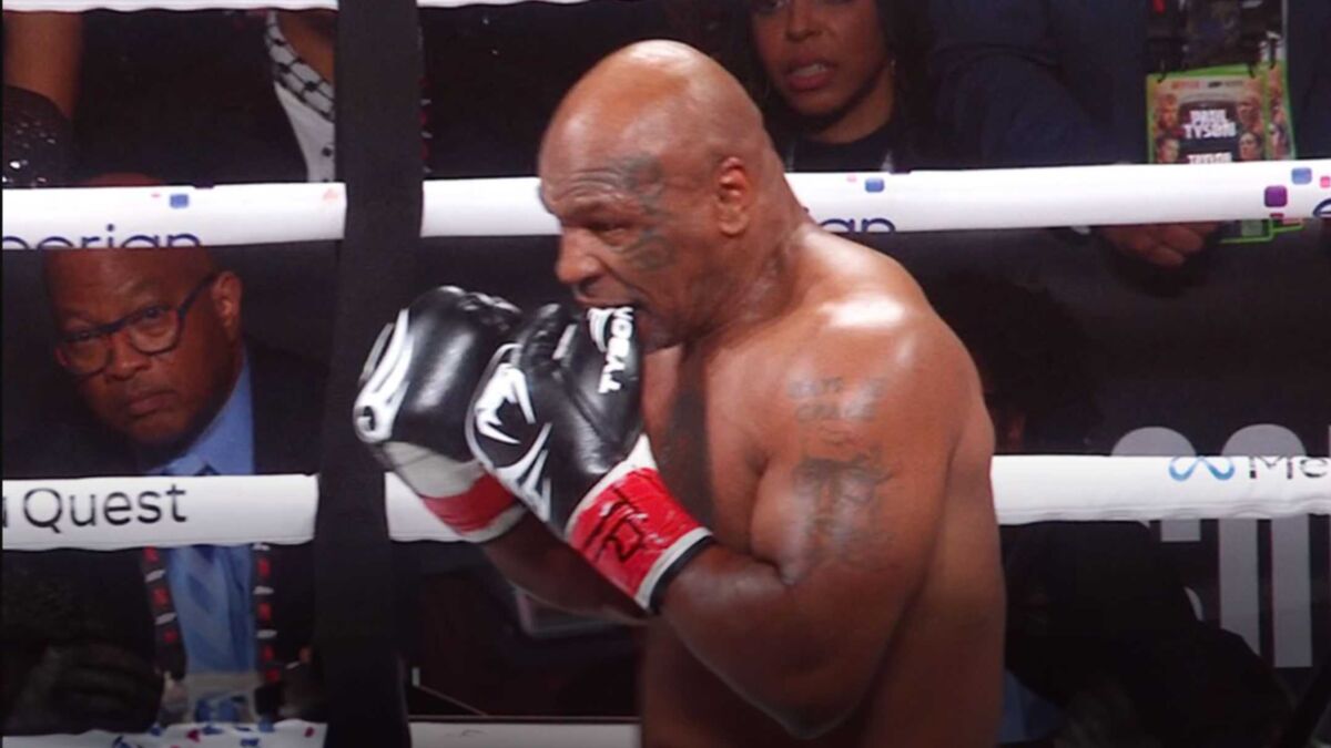 Mike Tyson explique pourquoi il mordait ses gants contre Jake Paul