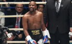 Floyd Mayweather martyrise Don Moore et l'envoie au tapis dans un combat animé