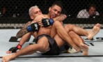 UFC Brasilia : Charles Oliveira soumet Kevin Lee, qui tente de continuer le combat (VIDEO)